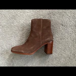 Madewell The Greer Boot in Suede